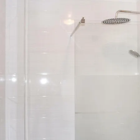 1 Bedroom Gorgeous In